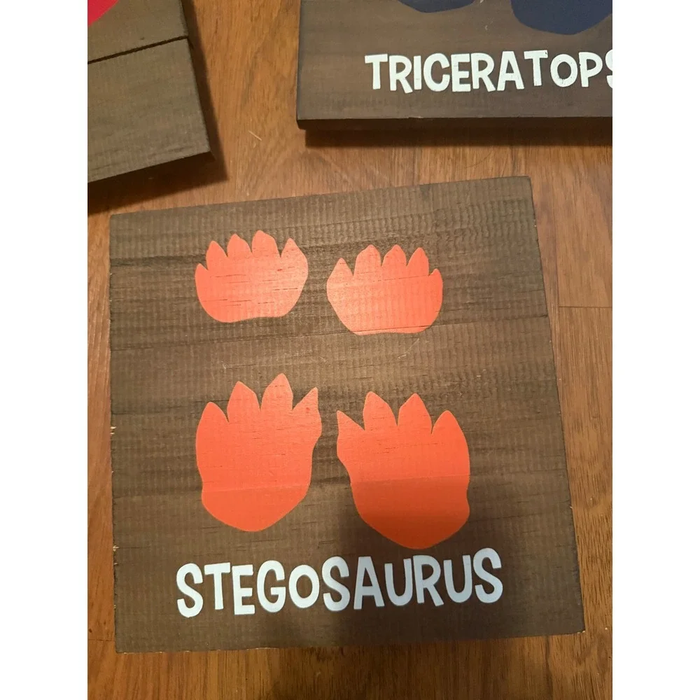 3pc Dinosaur Footprint Wooden Wall Art Set T-Rex Triceratops Stegosaurus Decor‎